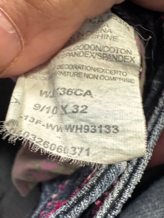 Wrangler Rock 47 Faded Blue Denim Jeans with Contrast Stitching - Picture 5 of 5